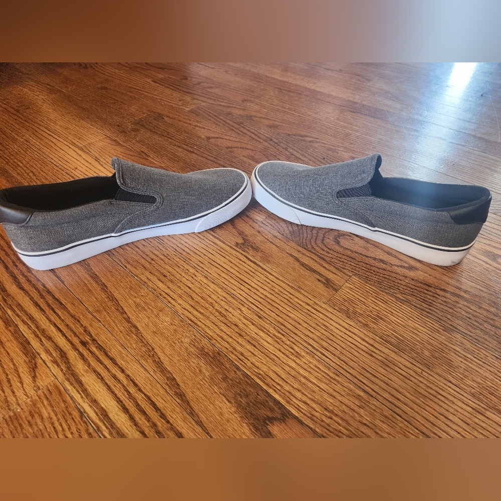 Lugz Clipper Slip On  Mens Grey Sneakers Casual Shoes Size 9 EUC - Picture 3 of 10